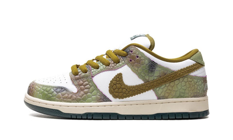 Nike SB Dunk Low x Alexis Sablone "Chameleon"