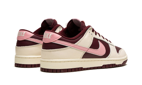 Nike Dunk Low "Valentine's Day" 2023